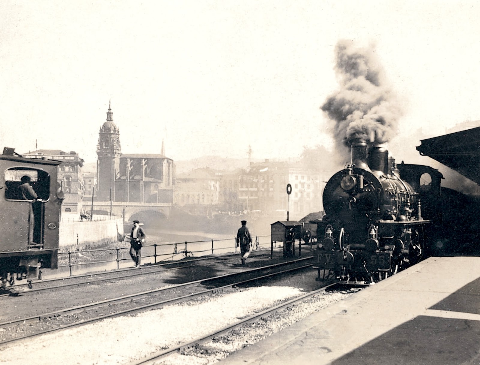 Estación de Atxuri, año 1921 , foto Libreria Astarloa, fondo J. Olaizola