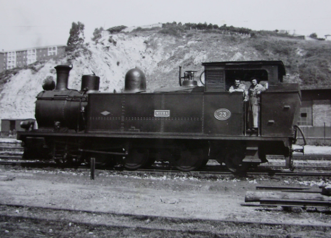 Santander a Bilbao , locomotora nº 23 MIERA, año 1960