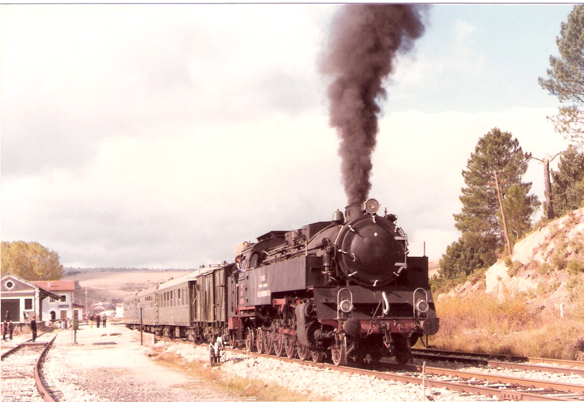 Especial con la locomotora Escatron- seccion Soria a Calatayud-21.10.1984- foto Brian Garvin