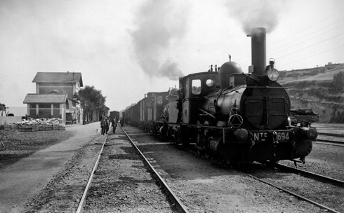 Estación de Granollers, locomotora Norte 1694, c.1930, Coleccion Roisin IEFC-ACM-9-7600