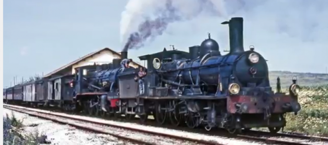 EstaciÃ³n de Ojuelos, doble tracciÃ³n del Sevilla Ã¡ MÃ¡laga con las locomotoras 230-4126 y 240-2043 , el 04.04.1966. foto Ian Turbull