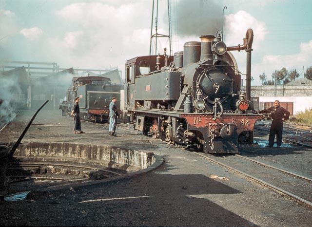 Ferrocarril del Cantabrico, locomotora Adarzo 141T , octubre de 1957, foto Charles F. Firminger 