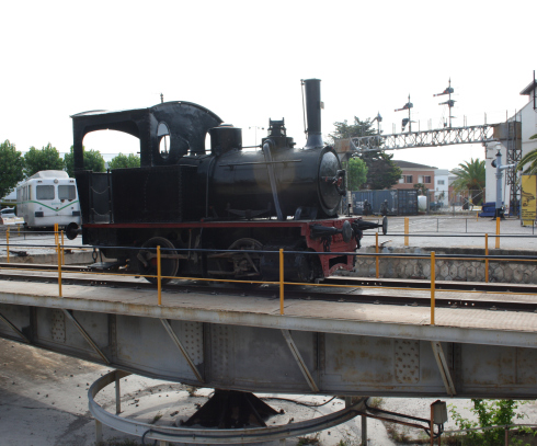 Ferrocarriles Urbanos de Jerez ,locomotora 020T, fondo Museo del Fc de Vilanova y la Geltrú