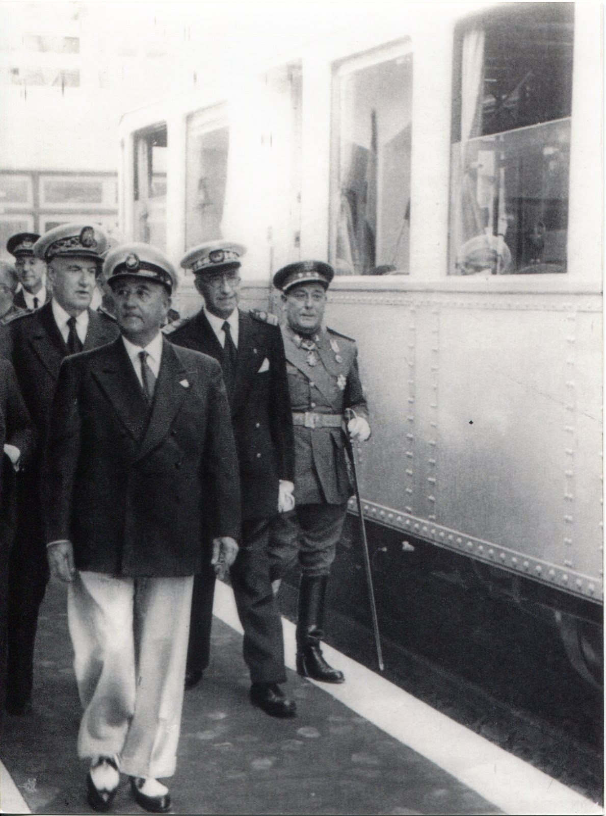 Inauguracion por Franco, el 16 de agosto de 1955 de la prolongacion hasta Bermeo