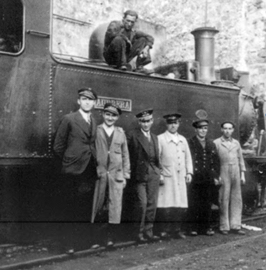 Línea de Bilbao a Lezama, la Aurrera de F.Vascongados, en la estación de Calzadas en 1937, fondo MVF-Euskotren