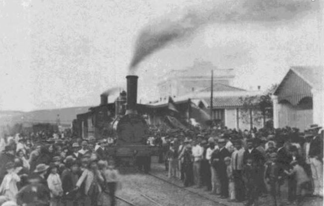 Llegada del primer tren a la estacion de Ecija, 19 septiembre 1879. Archivo APG