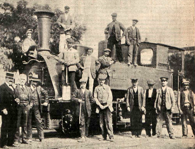 locomotora-mentrida-con-personal-de-la-compania-ano-1912-archivo-revista-adelante