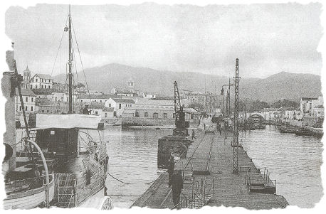 Muelle de Madera en el puerto de Algeciras del ferrocarril de Bobadilla a Algeciras , reemplazado en 1928