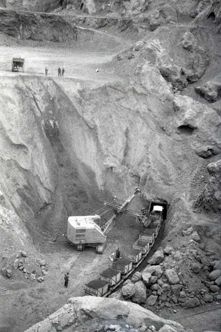  Ojos Negros, instalaciones Mineras , abril 1961, foto Trevor Rowe, fondo MVF