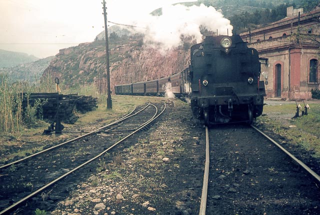 e Picamoixons, locomotora 141+141, 292-0401 Foto Charles F. Firminger