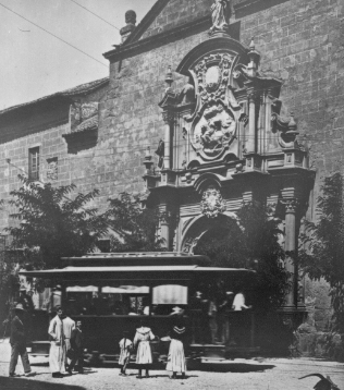 Tranvia de Granada frente a la Iglesia de San Justo y Pastor, Archivo Municipal de Granada