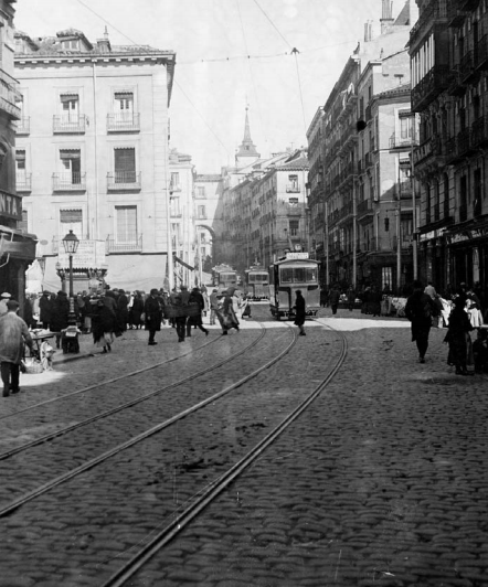 Tranvia de Leganes por la calle de Toledo , c. 1923, Archivo Eduardo Cuenca