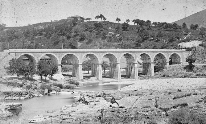 Viaducto de Miravalles, Ferrocarril de Tudela a Bilbao, Foto Laurent , Fondo MVF
