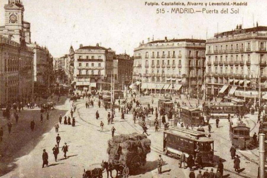 Tranvias de Madrid , en la Puerta del Sol