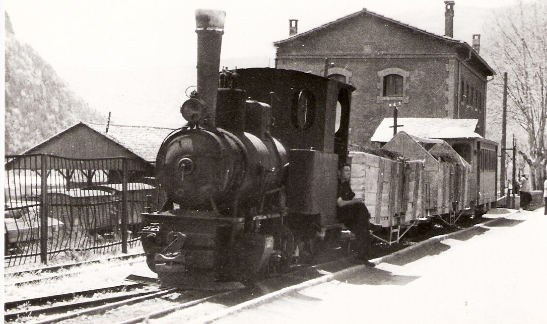 Tren en la Pobla de Lillet, año 1948, archivo Cuyas