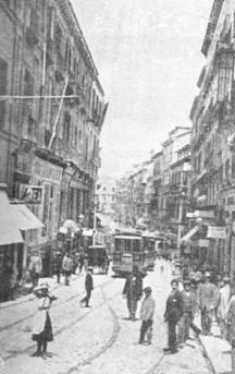 Tranvias en la calle Carretas, año 1919, Fondo : Guia Cousseau