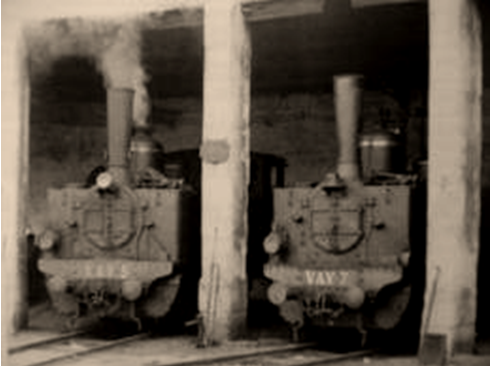 Locomotoras nºs 5 y 7 , en el deposito de Villena, 