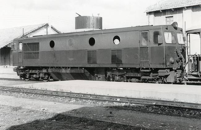 Locomotora Creusot, foto : Autor desconocido, fondoi : Carlos Olmo