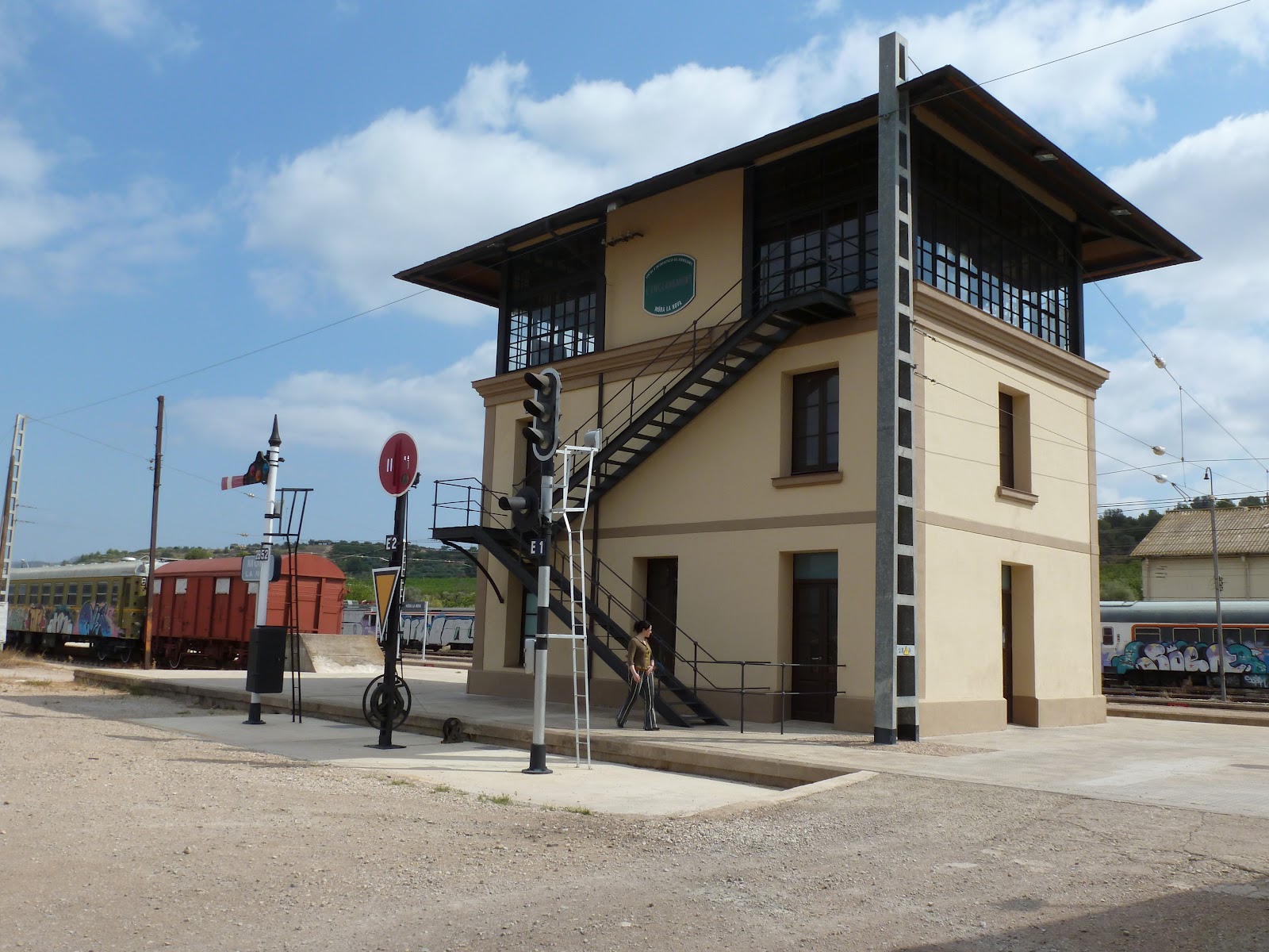 +++Mora la Nueva, torre enclavamiento . Olaizola