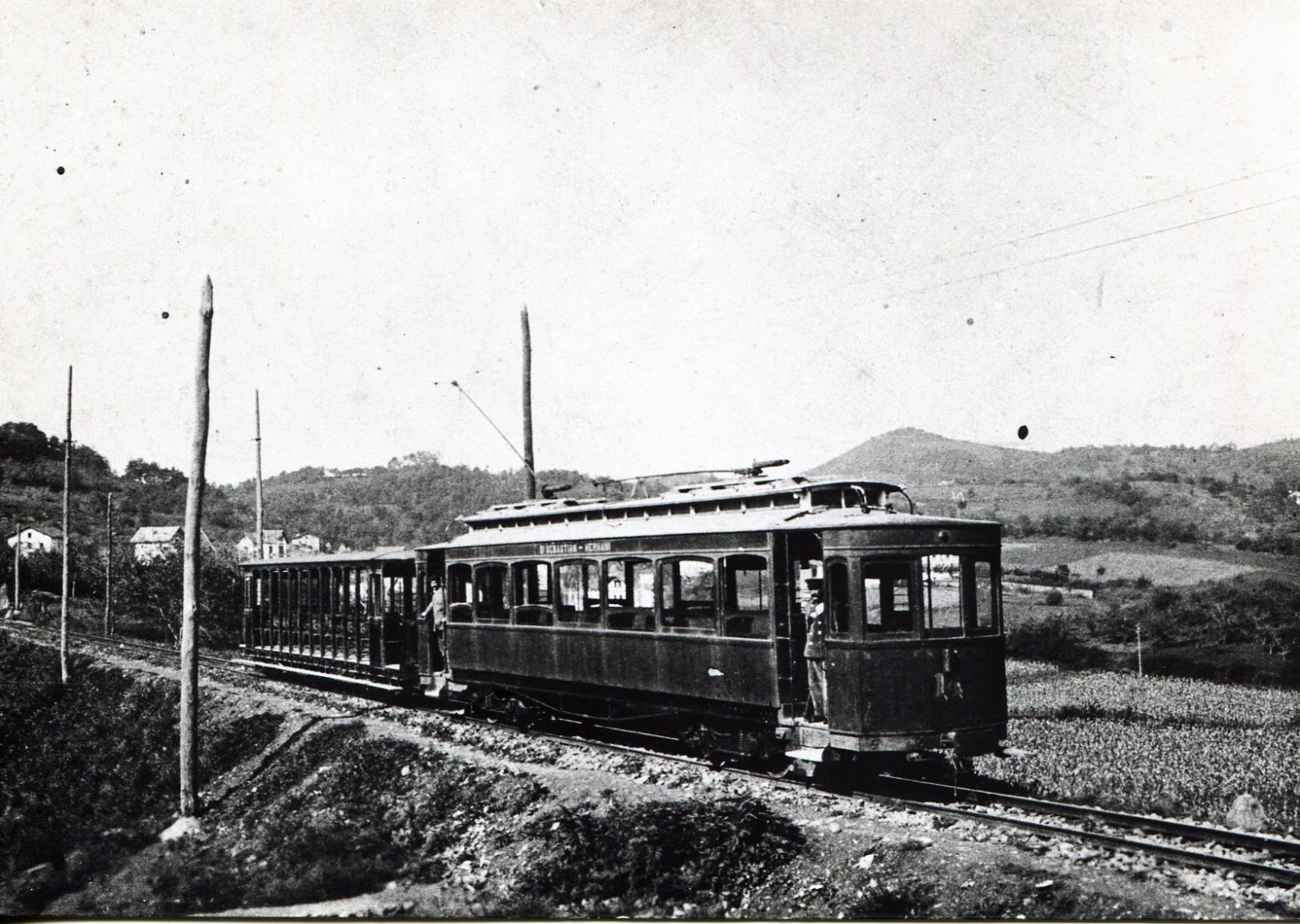 San Sebastian a Hernani , fondo : Juan José Olaizola