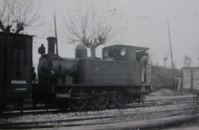 Ferrocarril del Bidasoa, maniobras en Irún , año 1950, fotografo desconocido