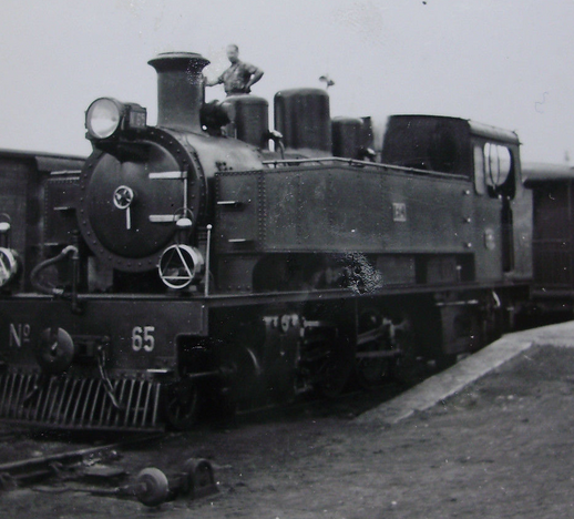  Ferrocarril del Cantábrico , Locomotora nº 65 , c. 1950 fotografo desconocido