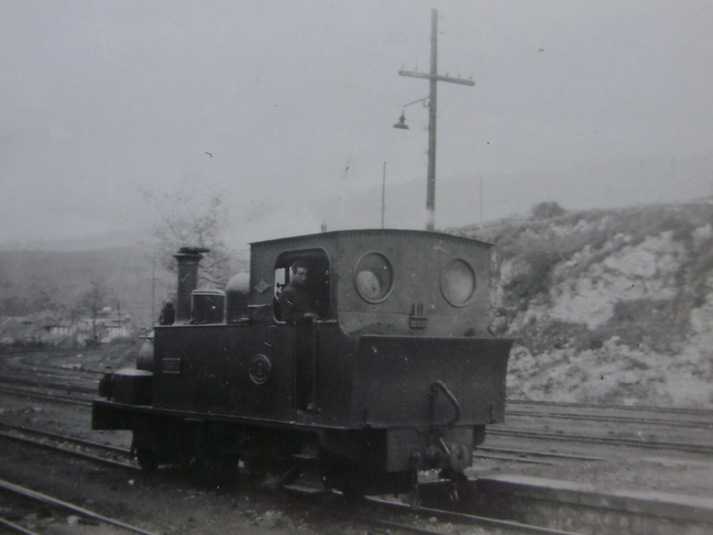 Ferrocarril del Cantábrico , locomotora nº 2 , c. 1950, fotografo desconocido