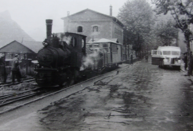Guardiola a Castellar d´En Huch, locomotora nº 3 , año 1950, fotografo desconocido