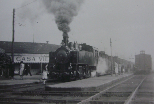 Fc de Langreo , c 1950 , locomotora nº 48 en el Berron, fotografo desconocido