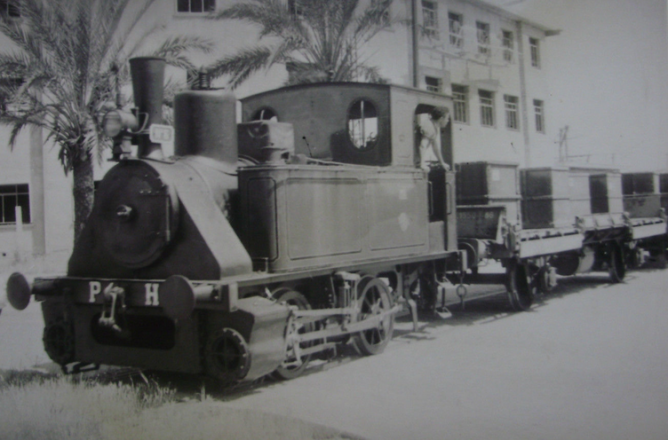 Puerto de Huelva, locomotora 020T, nº 6 , el 1 de mayo de 1964