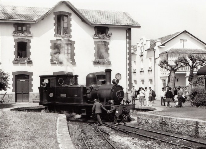 Solares a Lierganes, placa giratoria, foto Lawrence G. Marshall, fondo MVF