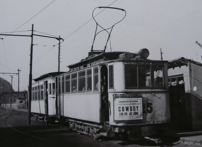 Tranvias de Gijón , coche nº 25 en la línea del Musel , c. 1950, fotografo desconocido