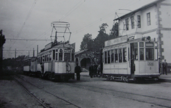 Tranvias de Vigo , unidad con remolque para mercancias intermedio , c. 1950, fotografo desconocido