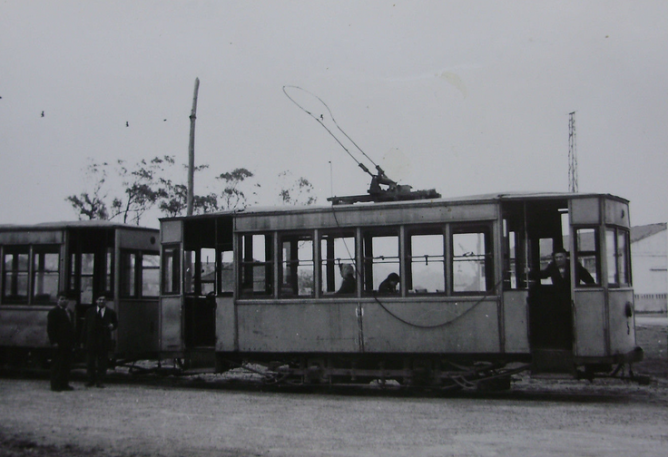 Tranvia de Aviles, c. 1950, autor de la fotografía desconocido