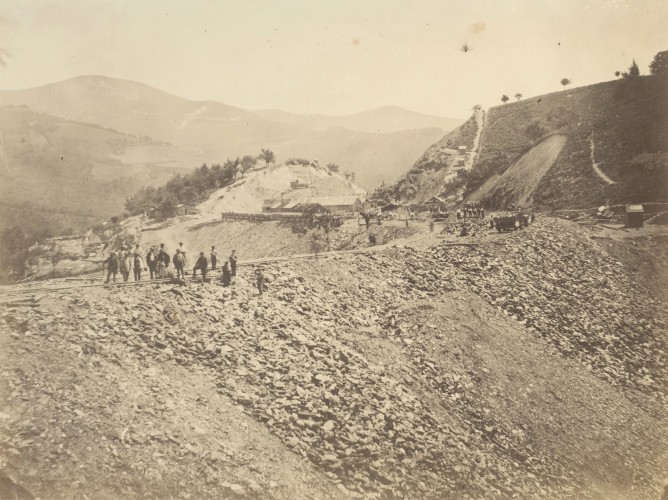 Construccion de un terraplen entre Zumararaga y Beasain , fondo Museo Vasco del Ferrocarril