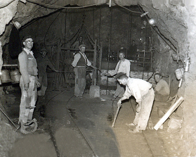 87. TRABAJANDO EN MINA LA CALERA ISLA PLANA 1959[1]