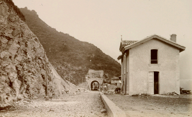 AGL , construccion de la linea , año 1884, foto P. Sauvanaud, fondo BNE
