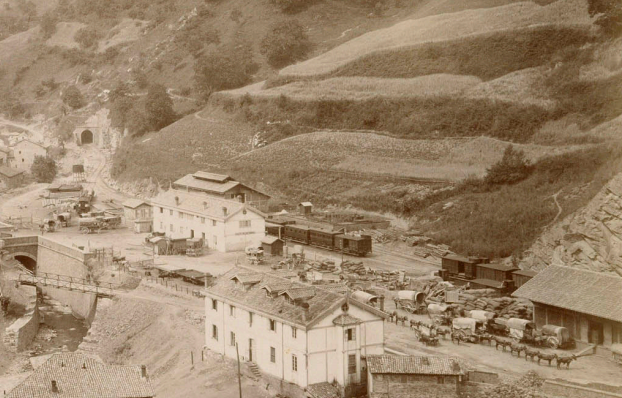 AGL , estación de acopio de materiales, año 1884, foto P.Sauvanaud, fondo AGL