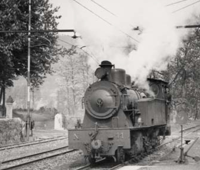 AGP , locomotora nº 11 en Amorebieta, foto Jeremy Wiseman