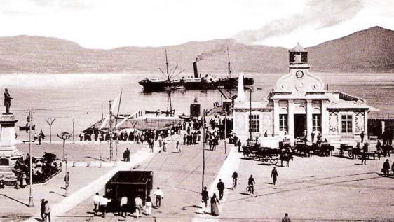 Acceso al muelle de un vagon de bordes medios desde la placa gir 001