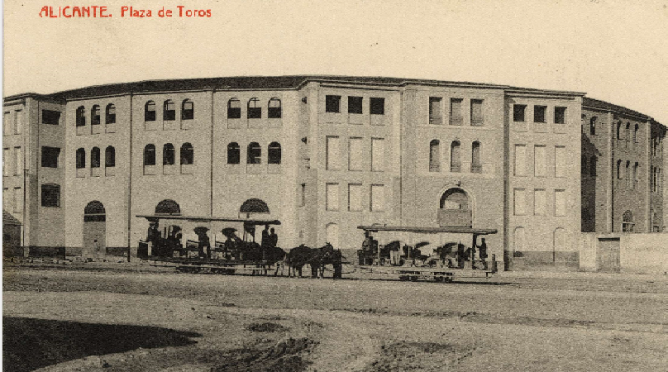 Alicante ,tranvias de mulas frente la Plaza de Toros, Biblioteca Valenciana, Postal Comercial