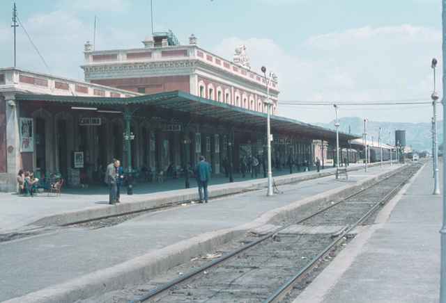 Anden estacion de Murcia , abril 1972, foto John Batts