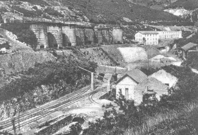 Arditurri , hornos de calcinación y playa del servicio ferroviario , fondo Museo Vasco del Ferrocarril