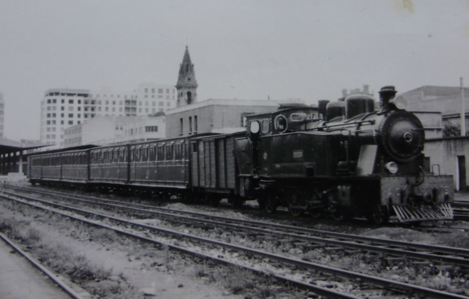 Astillero a Ontaneda, locomotora nº 6 , c. 1960, Fondo M. Van Wtsen