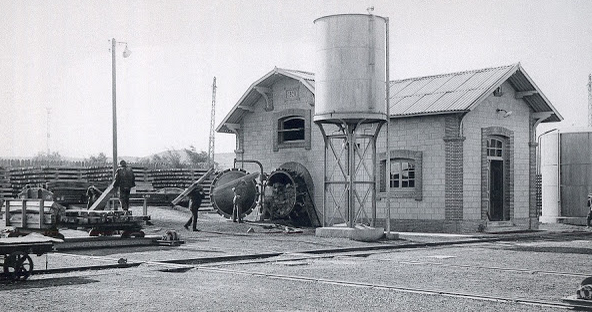 Autoclave de Creosota para traviesas en Aranjuez , año 1920 , autor desconocido