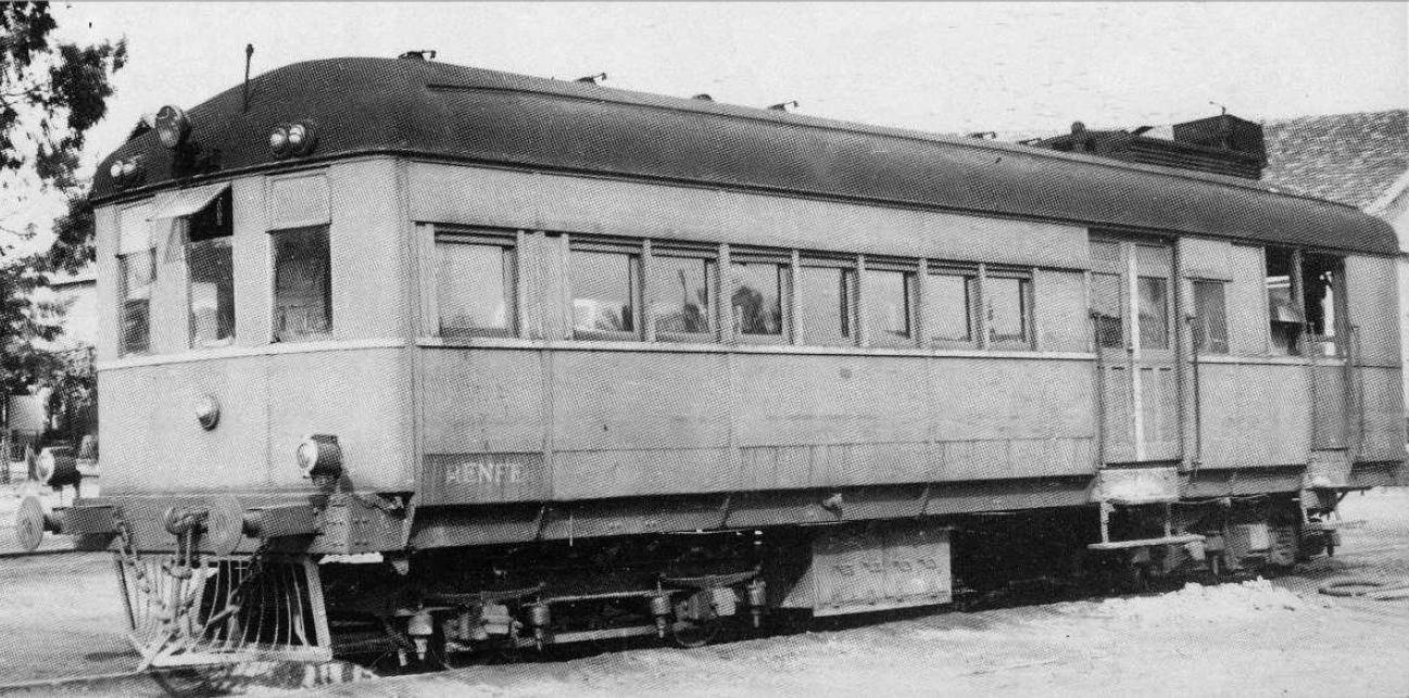 Automotor Sentinel , en Sevilla San Jeroniomo año 1963, foto March Dahlstrom