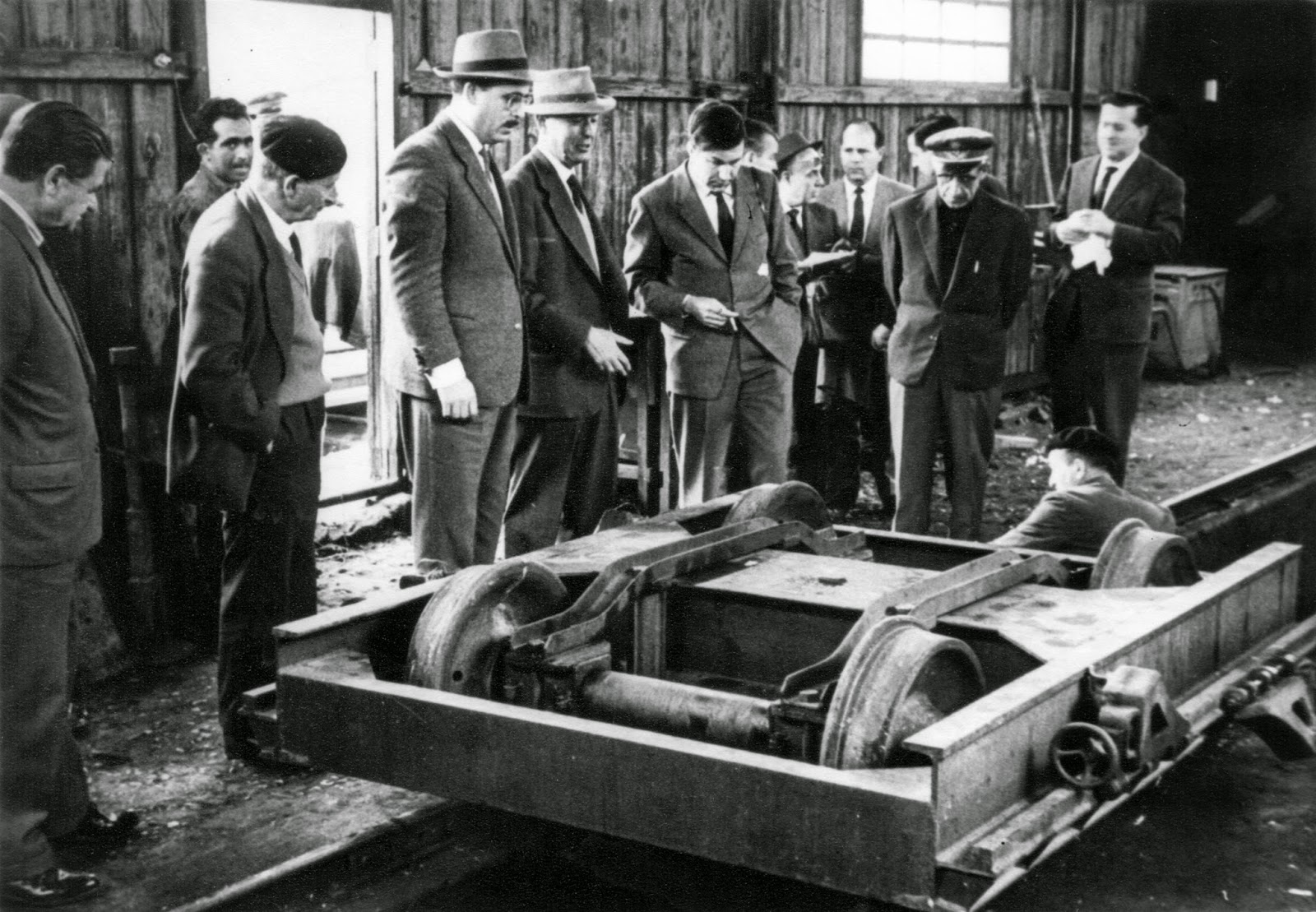 Bogie para transporte de vagones de ancho iberico sobre via métrica, foto Vicente Ferrer Hermanegildo