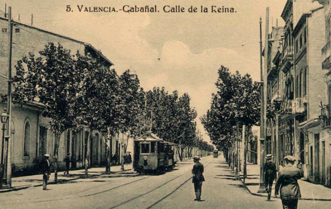 Cabañal, tranvia en la calle de la Reina, fondo Biblioteca Valenciana , postal comercial