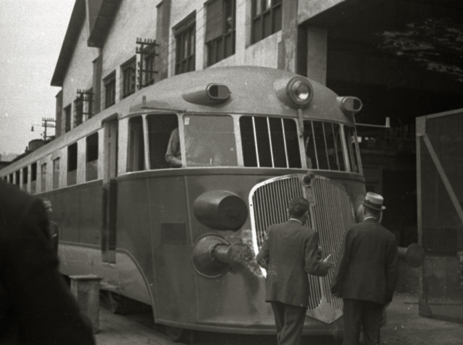 Caf de Beasain , año 1941 , Automotor Fiat tipo Littorina Norterenfe 9216-9225 , foto Pascual Marin , fondo Kutxa
