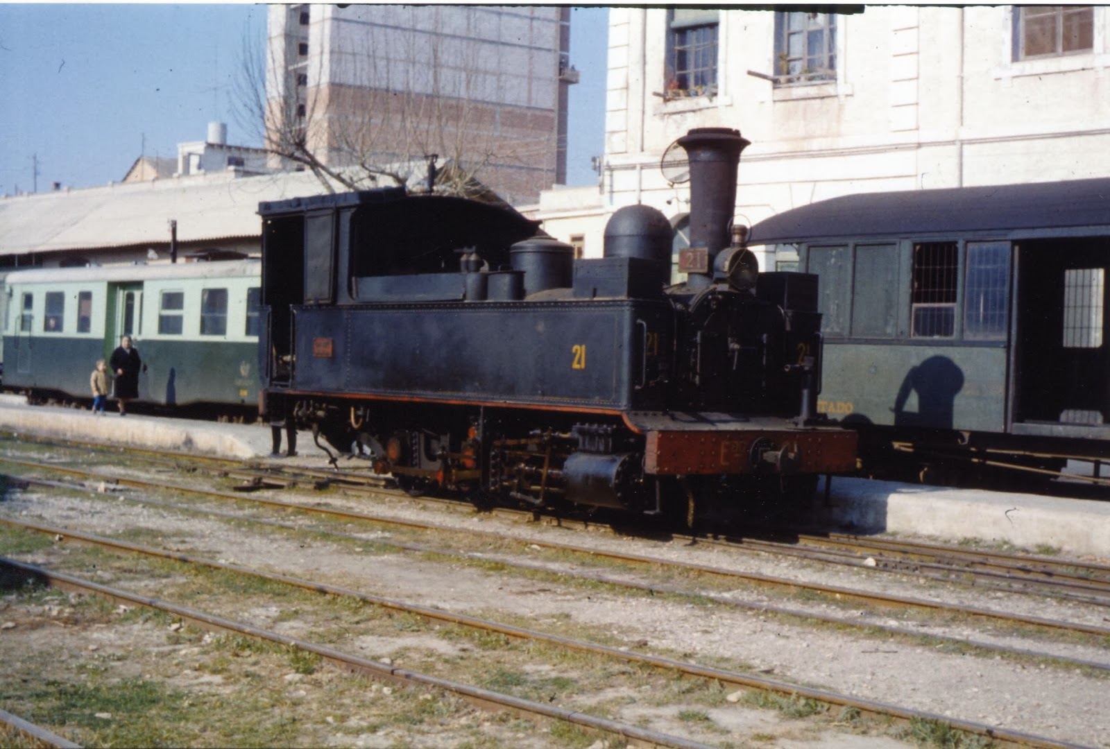 Carcagente a Denia, tracción vapor , locomotora nº 21 , foto Jeremy Wiseman